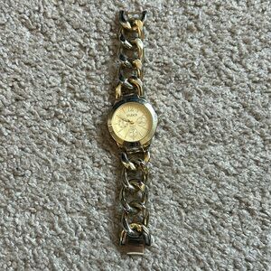 Studio women’s‎ vintage gold tone chainlink bracelet watch one size